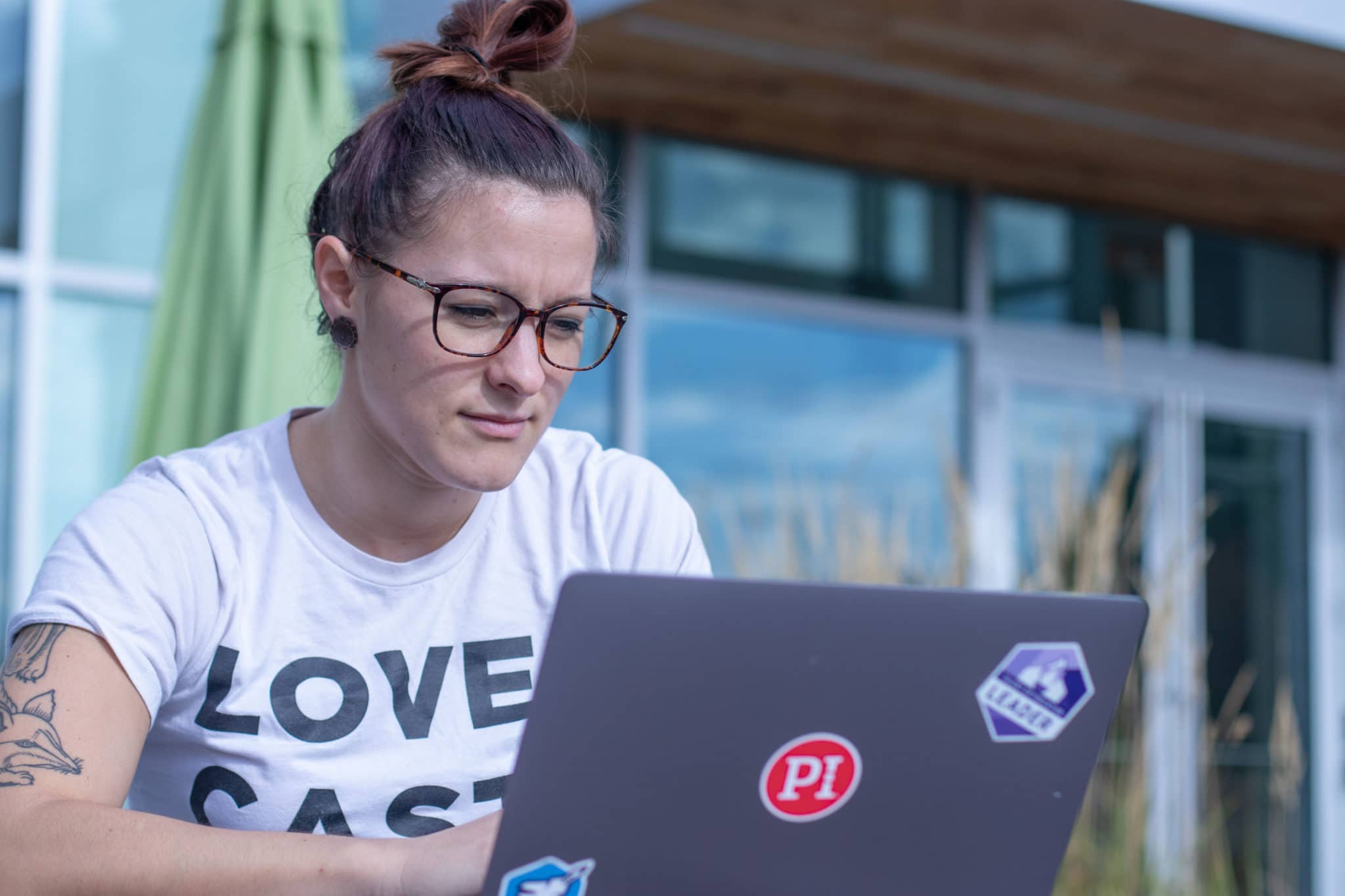 employee working on laptop